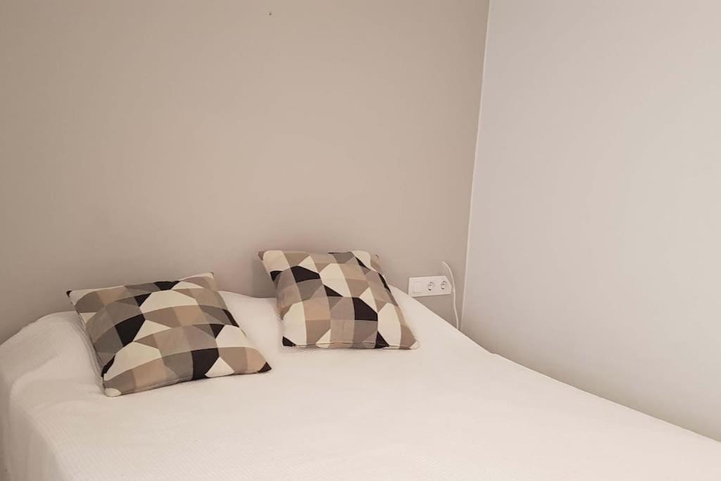 Casa Comoda Y Equipada Para 6 En Centro Pueblo Torroella de Montgrí Екстериор снимка